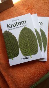 Read more about the article Interview with Dirk Netter, author of the first German book about kratom